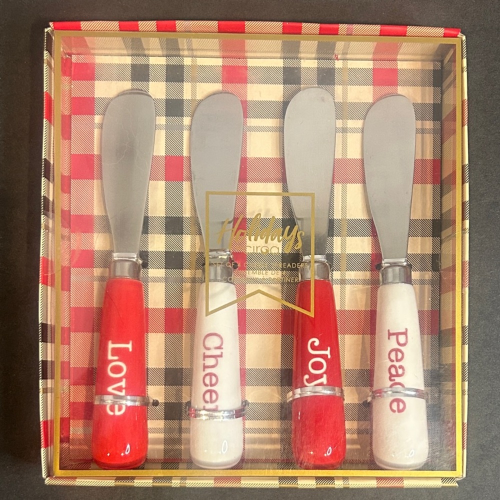 Holiday by Circo - set of four cheese spreaders - New